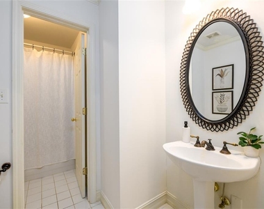 1560 Oak Park Cove - Photo Thumbnail 15