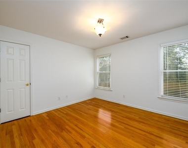 1560 Oak Park Cove - Photo Thumbnail 23
