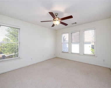 1560 Oak Park Cove - Photo Thumbnail 19