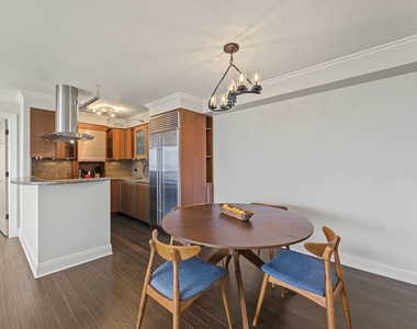 1250 N Dearborn Street - Photo Thumbnail 10