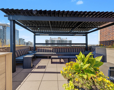 1250 N Dearborn Street - Photo Thumbnail 31