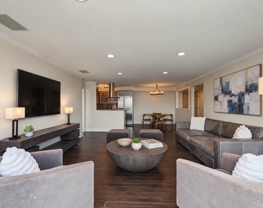1250 N Dearborn Street - Photo Thumbnail 8