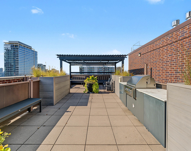 1250 N Dearborn Street - Photo Thumbnail 30