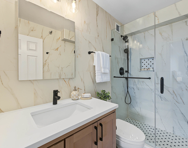 1250 N Dearborn Street - Photo Thumbnail 19