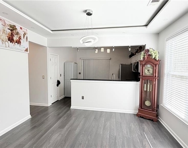 4166 Glenaire Way Nw - Photo Thumbnail 12