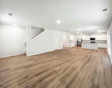 329 Creekview Way - Photo Thumbnail 14