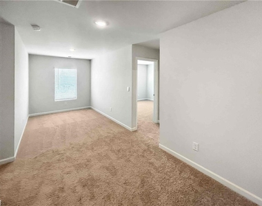 329 Creekview Way - Photo Thumbnail 17