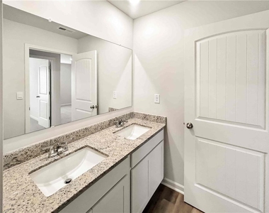 329 Creekview Way - Photo Thumbnail 31