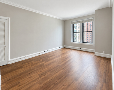 3170 N Sheridan Road - Photo Thumbnail 16