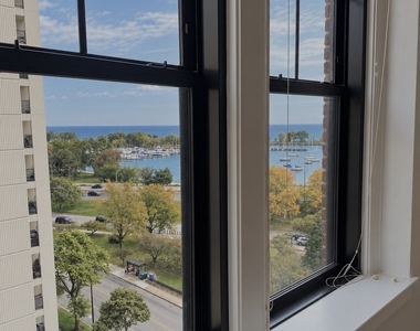 3170 N Sheridan Road - Photo Thumbnail 7