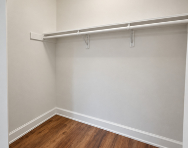 3170 N Sheridan Road - Photo Thumbnail 18