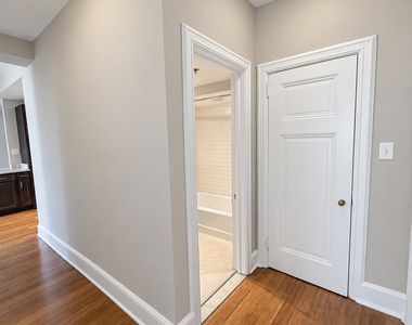 3170 N Sheridan Road - Photo Thumbnail 12