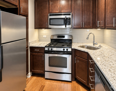 3170 N Sheridan Road - Photo Thumbnail 11