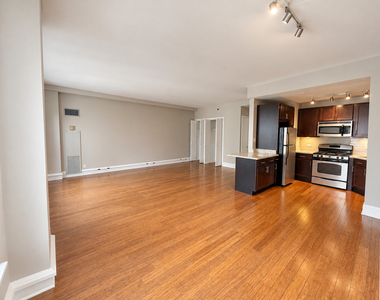 3170 N Sheridan Road - Photo Thumbnail 5