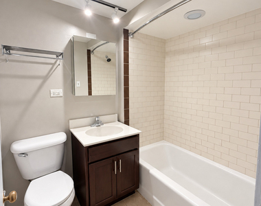 3170 N Sheridan Road - Photo Thumbnail 14