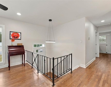 6216 Hayes Drive - Photo Thumbnail 7