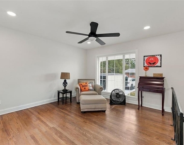 6216 Hayes Drive - Photo Thumbnail 8