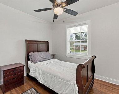 6216 Hayes Drive - Photo Thumbnail 17