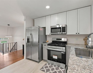6216 Hayes Drive - Photo Thumbnail 14