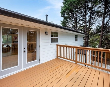 6216 Hayes Drive - Photo Thumbnail 13