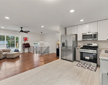 6216 Hayes Drive - Photo Thumbnail 16