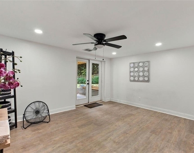6216 Hayes Drive - Photo Thumbnail 30