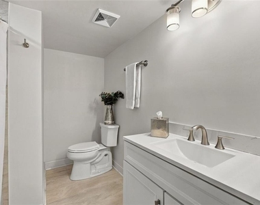 6216 Hayes Drive - Photo Thumbnail 32