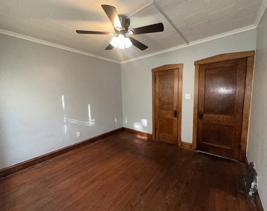 7609 S Perry Avenue - Photo Thumbnail 7