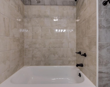3637 W Oakdale Avenue - Photo Thumbnail 9