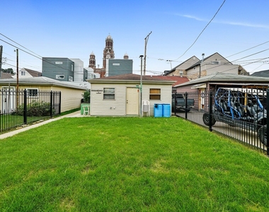 3637 W Oakdale Avenue - Photo Thumbnail 15
