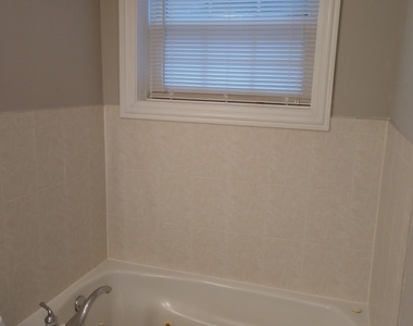 817 Chicago Avenue - Photo Thumbnail 24