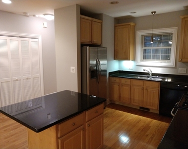 817 Chicago Avenue - Photo Thumbnail 8