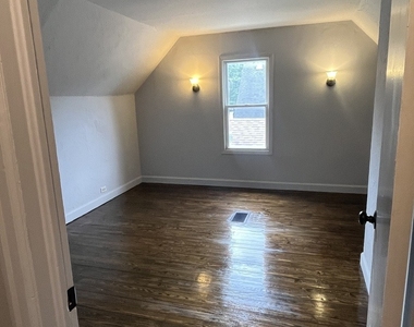 16750 Bulger Avenue - Photo Thumbnail 23