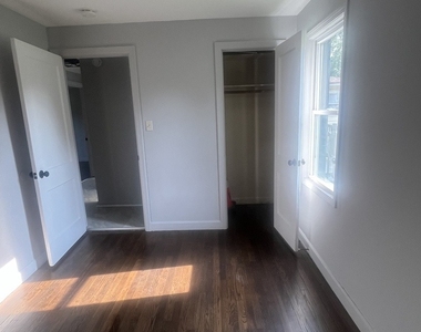 16750 Bulger Avenue - Photo Thumbnail 14