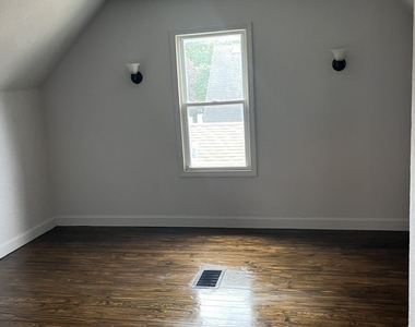 16750 Bulger Avenue - Photo Thumbnail 21