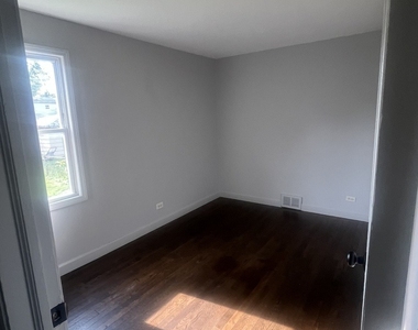 16750 Bulger Avenue - Photo Thumbnail 15
