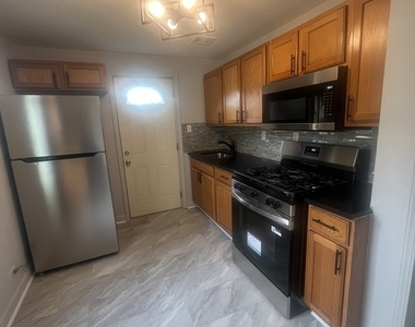 16750 Bulger Avenue - Photo Thumbnail 6