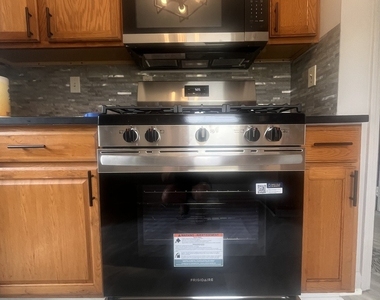 16750 Bulger Avenue - Photo Thumbnail 5
