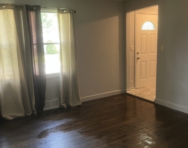 16750 Bulger Avenue - Photo Thumbnail 2