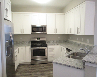 1749 Woodside Drive - Photo Thumbnail 6