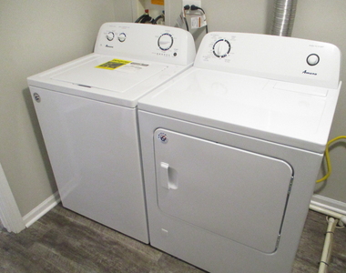 1749 Woodside Drive - Photo Thumbnail 29
