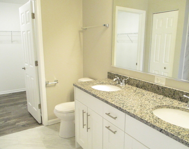 1749 Woodside Drive - Photo Thumbnail 16