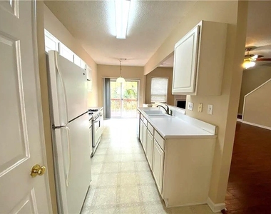 13300 Morris Road - Photo Thumbnail 10