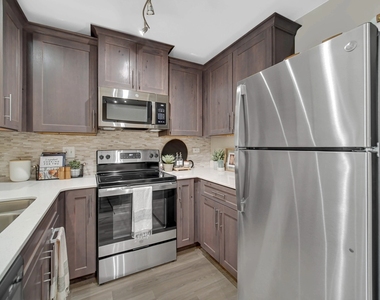 284 Sibelius Court - Photo Thumbnail 7