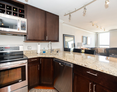 1030 N State Street - Photo Thumbnail 3