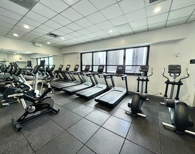 1030 N State Street - Photo Thumbnail 15