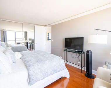 1030 N State Street - Photo Thumbnail 11