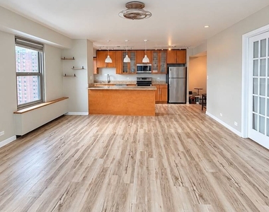 3600 N Lake Shore Drive - Photo Thumbnail 6
