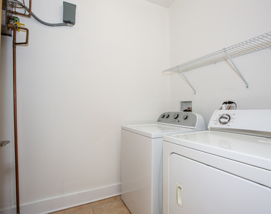 5766 N Lincoln Avenue - Photo Thumbnail 17