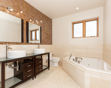 5766 N Lincoln Avenue - Photo Thumbnail 12